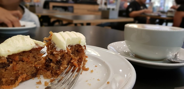 Carrot cake with flat white is♥️