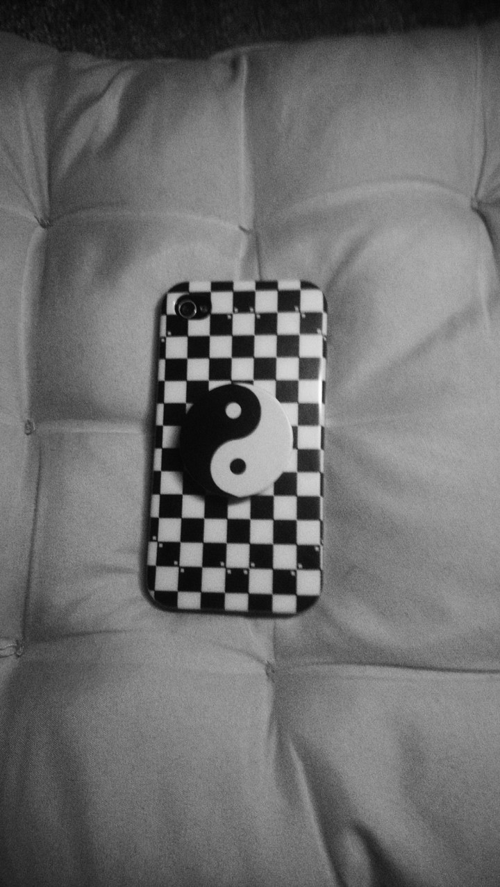 Biało czarny iPhone 4    Black and white iPhone 4