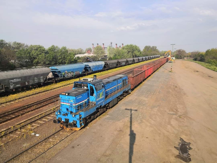 Tehervonat/Cargo train/Tren de carga