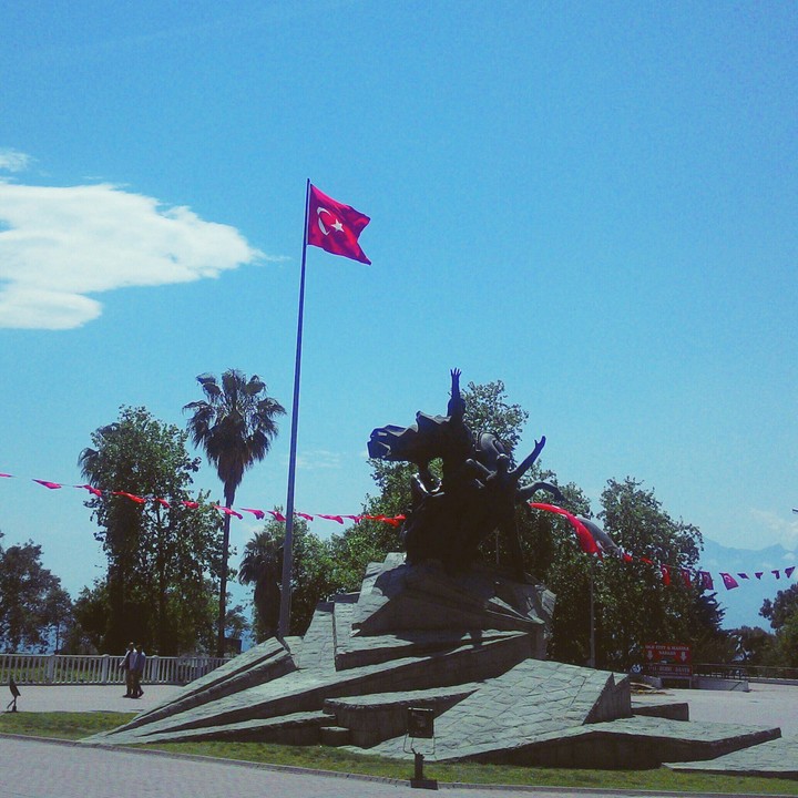 cumhuriyet meydanı