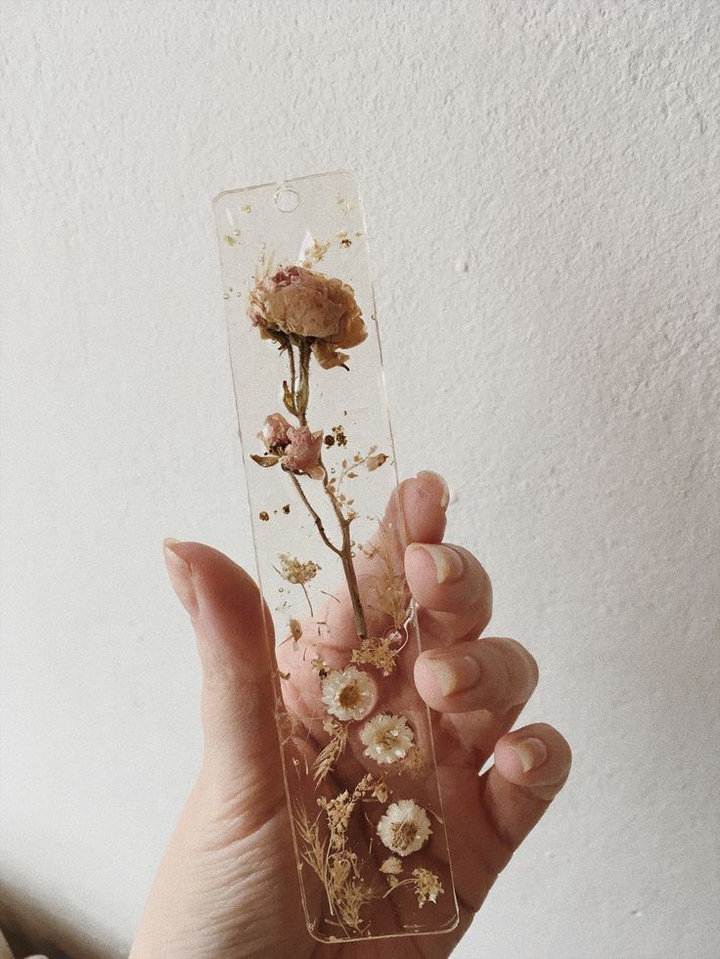 Resin Dry Flowers Bookmark