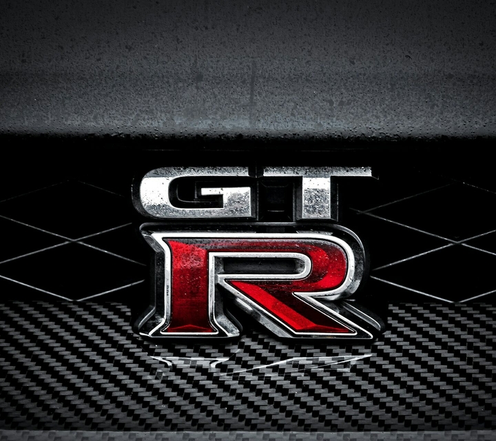 GT R