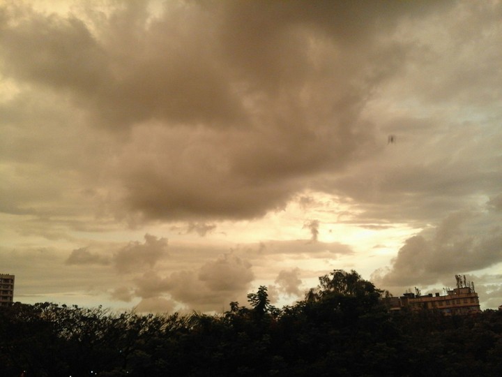 The yellow sky !