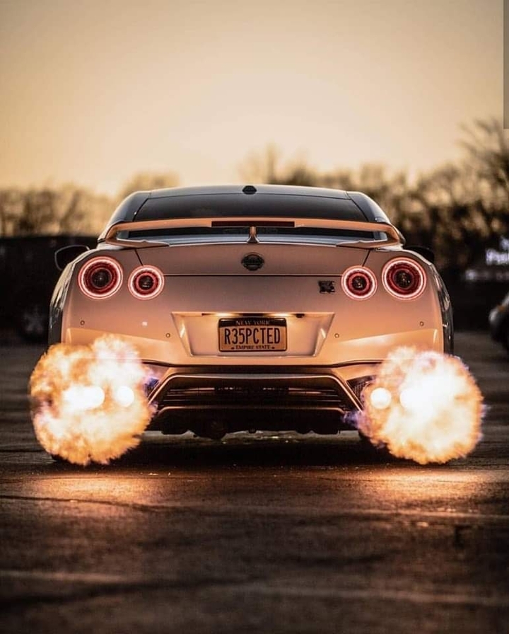 NISSAN GTR R35