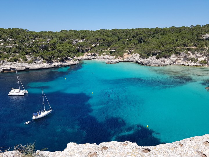 Cala Mitjaneta y Mitjana desde el mirador