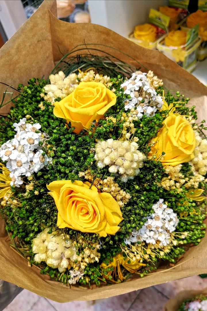 gelbe Rosen im Blumenstrauß