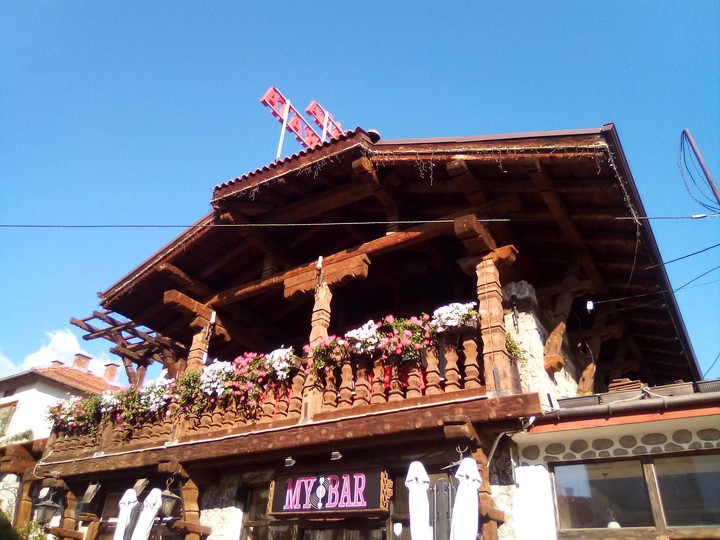 Bar