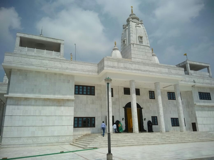 iskon temple (kanpur)