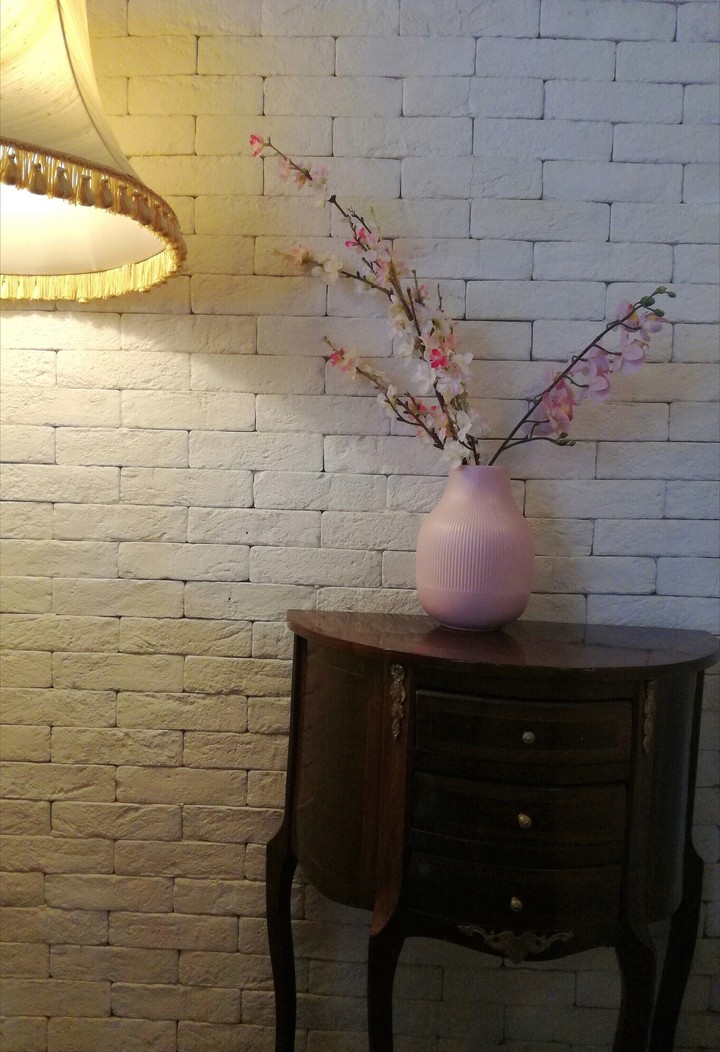 flower and the wall