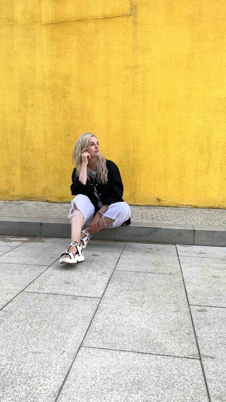yellow wall-2