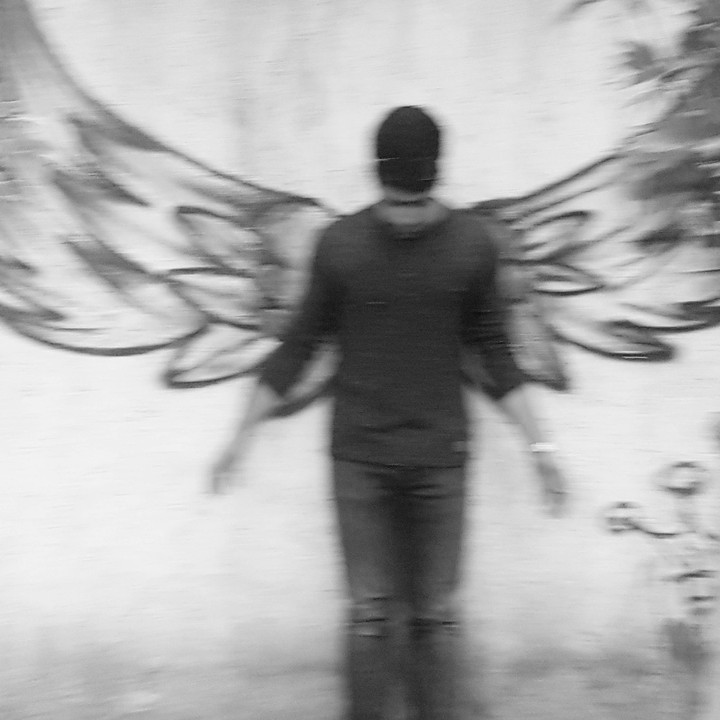 Alone to fly
