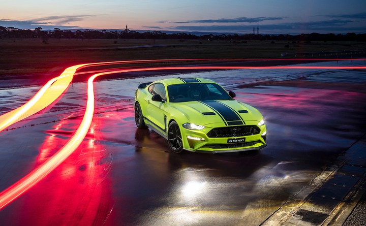 Ford Mustang GT Fastback R-SPEC (High-class Quality)