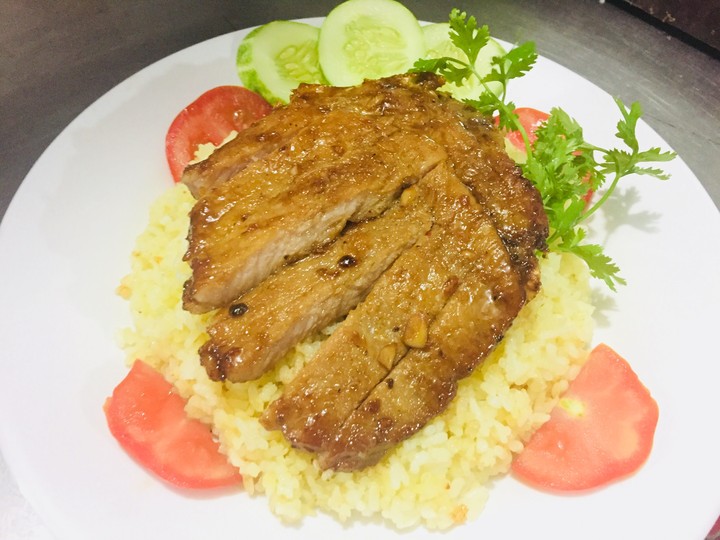 cơm chiên sườn heo