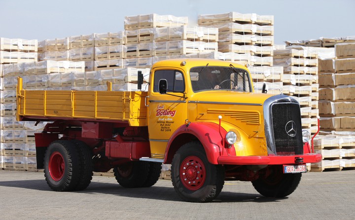 Mercedes Benz Truck