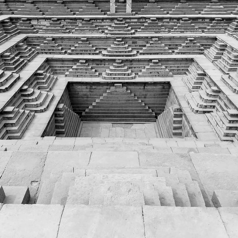 Stairway maze