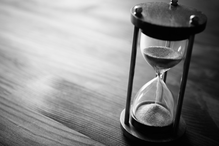 B&W Hourglass - Sand Clock