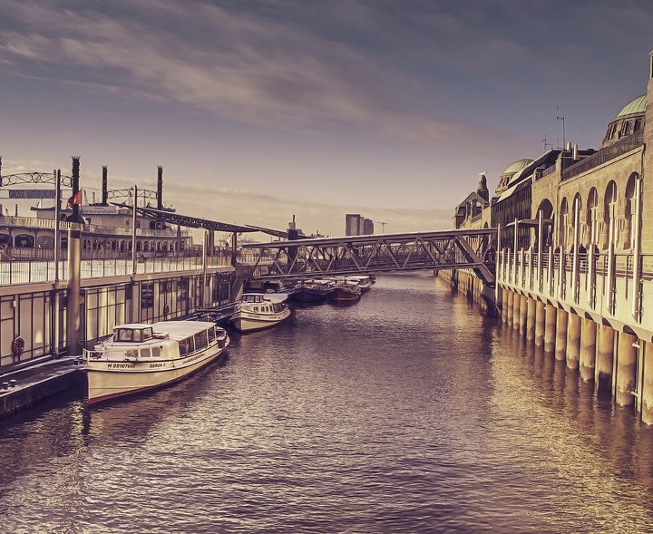 Landungsbrücke Hamburg