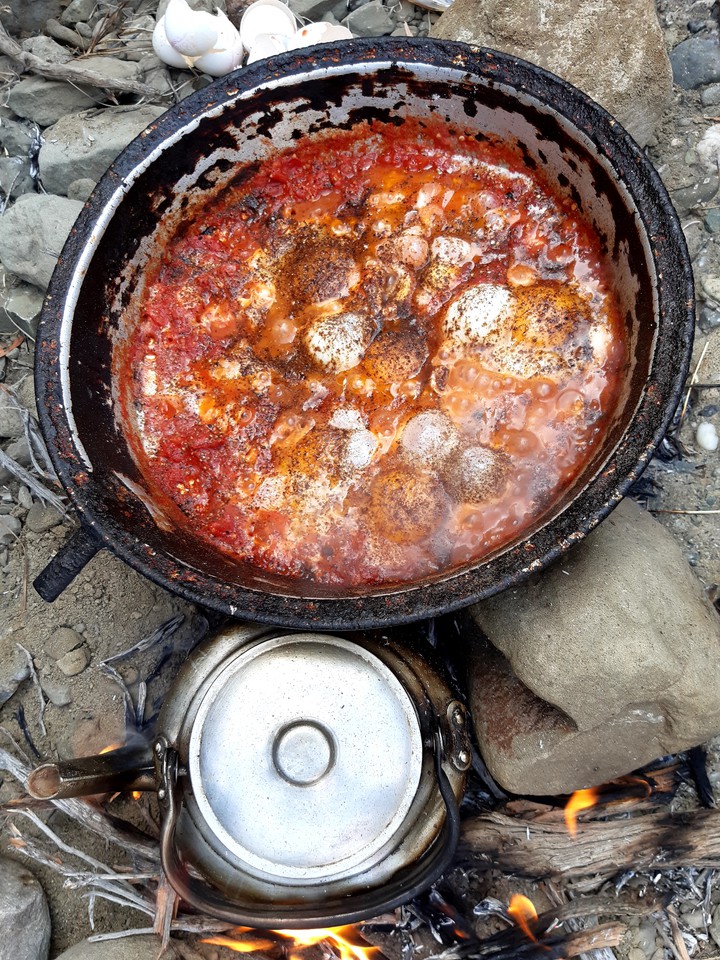 یه صبحانه عالی تو دل طبیعت کوه دورنی جکدان(ایران)