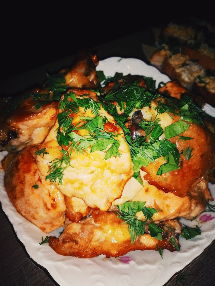 Курочка "Ряба" под сыром и овощами