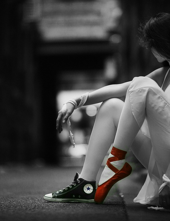 sneaker vs pointe shoes