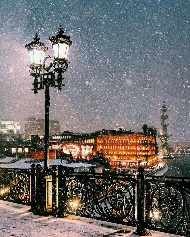 snowy Moscow night