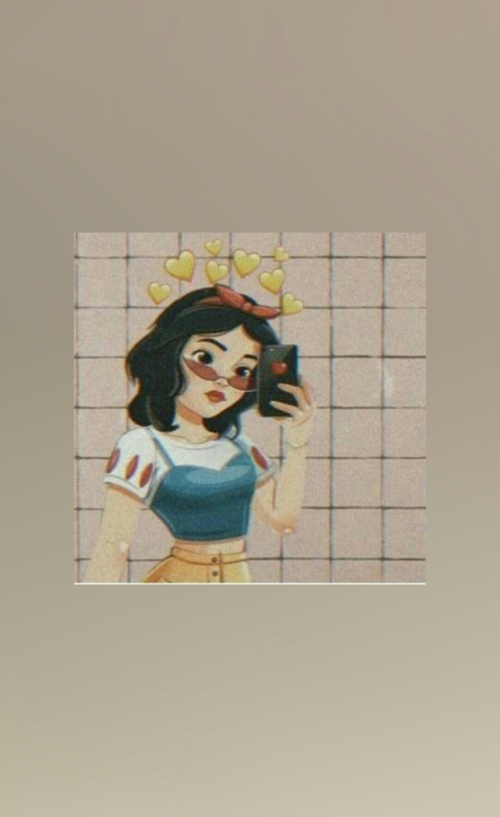 Snow White is photographed.