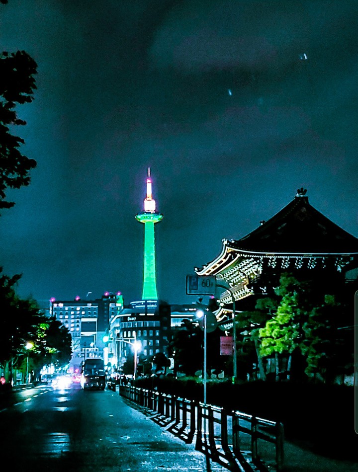The green light Kyoto