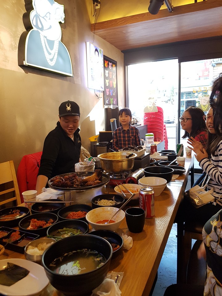 THE 젊은족발 만찬