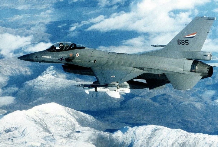 F-16
