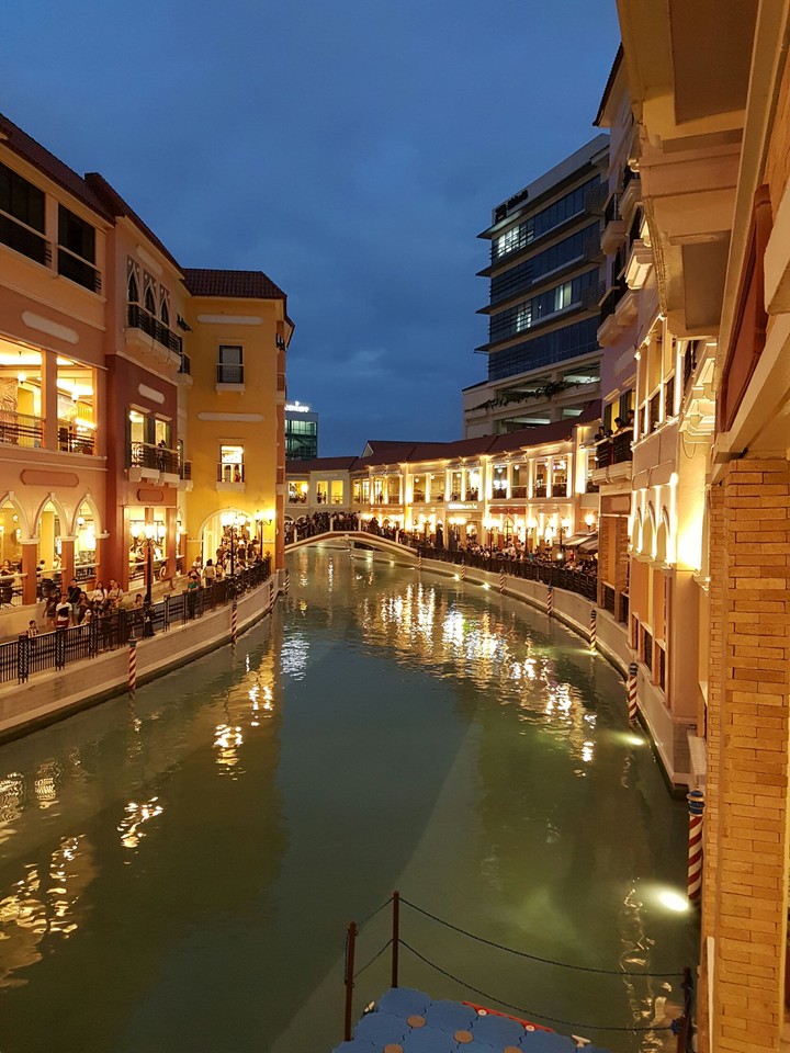 Venice Grand Canal Mall, Philippines