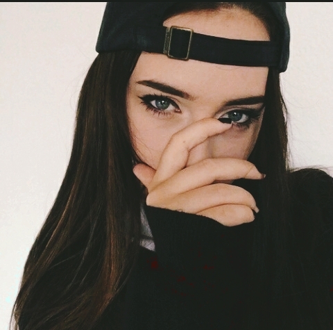 blue eyes 