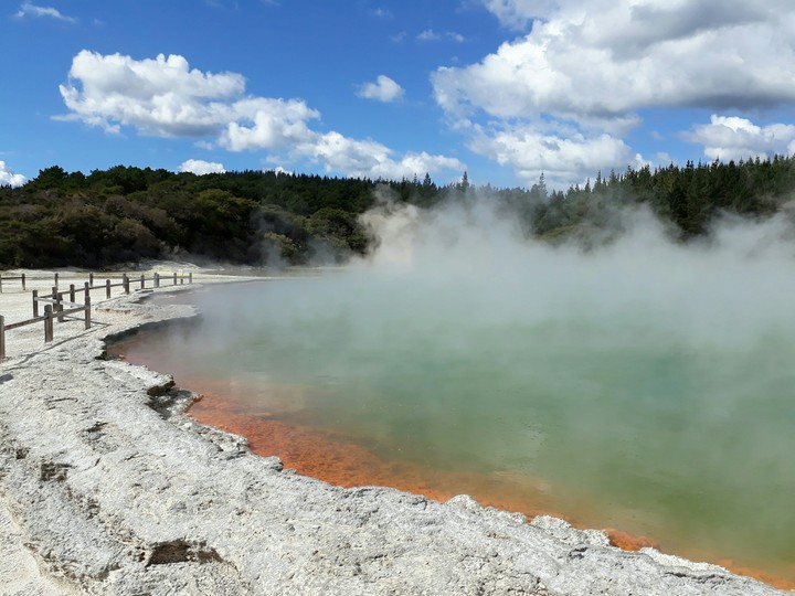 champagne pool
