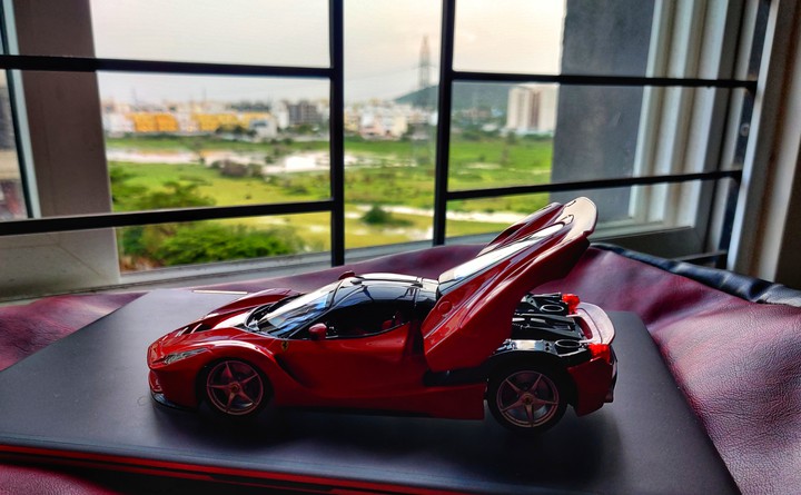la Ferrari - Miniature