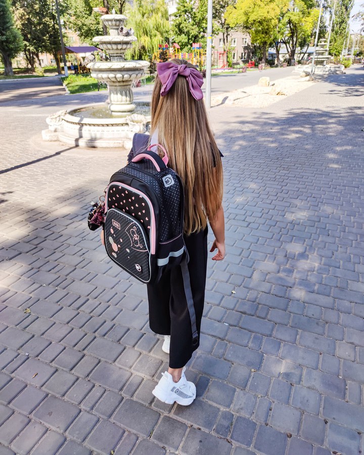 schoolgirl
