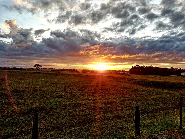 Dawn in the countryside.
