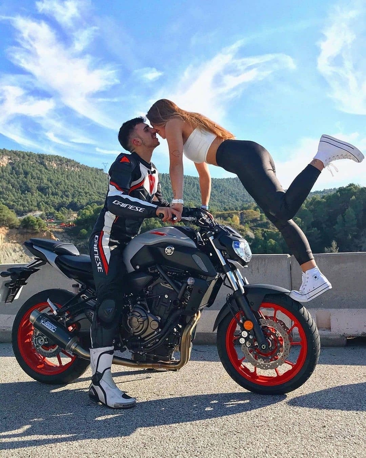 Rider couple