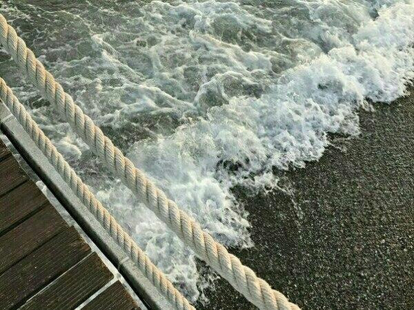 Море