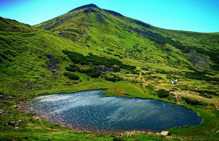 lake in mountains