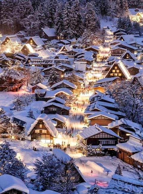 sfondi Village, night
