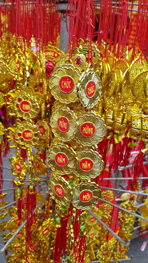 Lucky tings at Cho Lon market