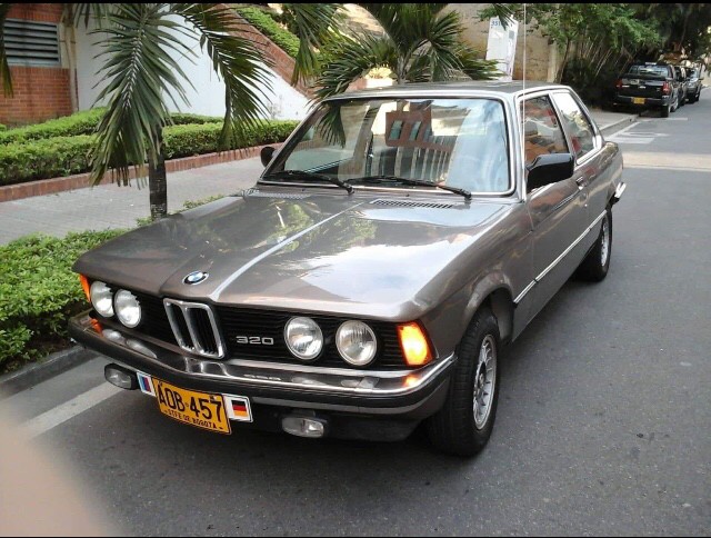 BMW 320 E21/82