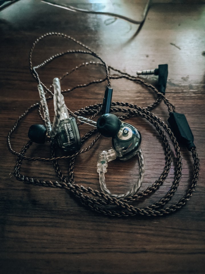 Simple In-ear headset