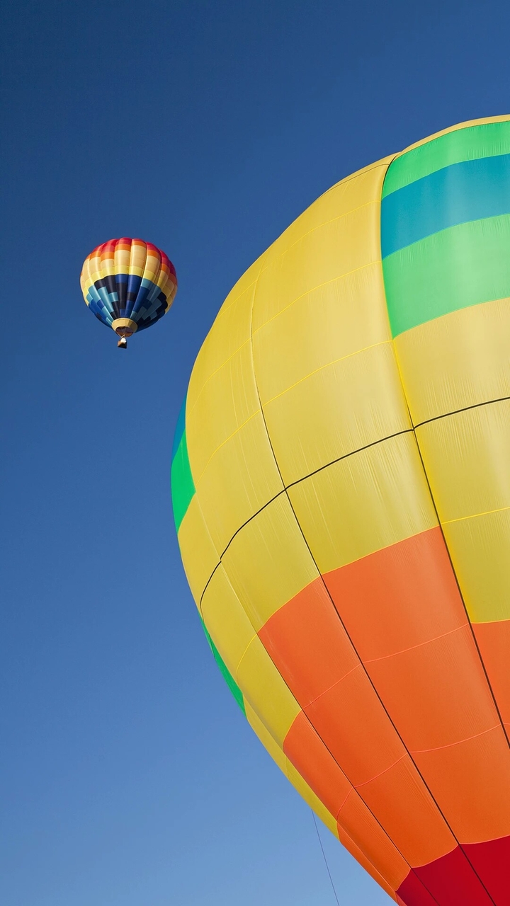 Hot-air baloon