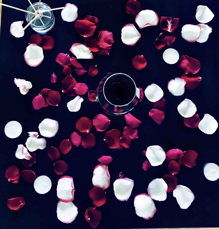 Flowers and winę