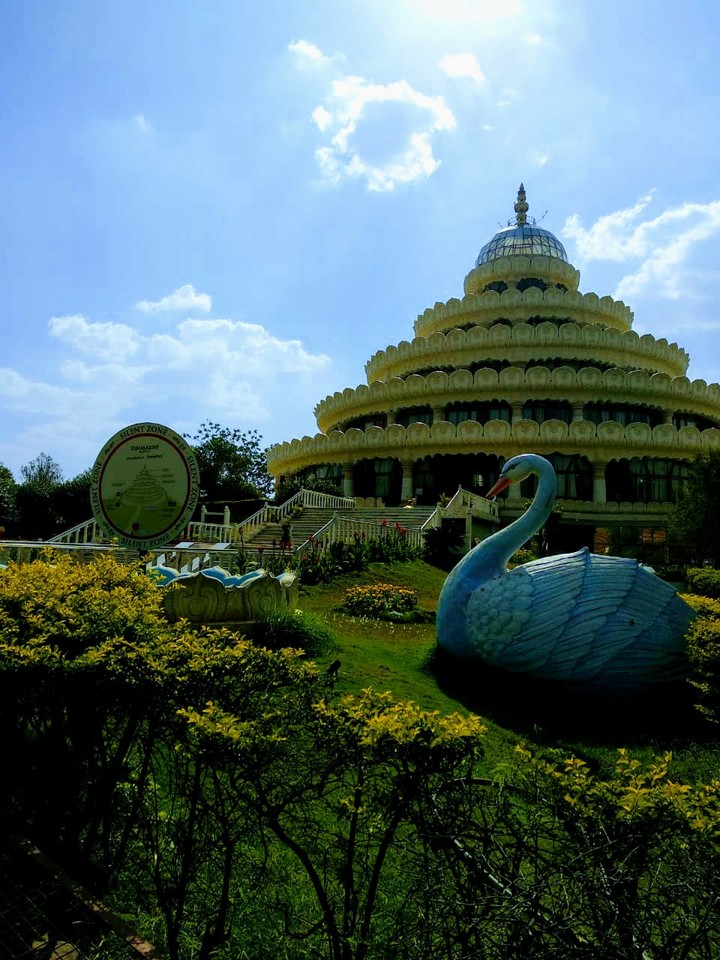 Art of Living aashram