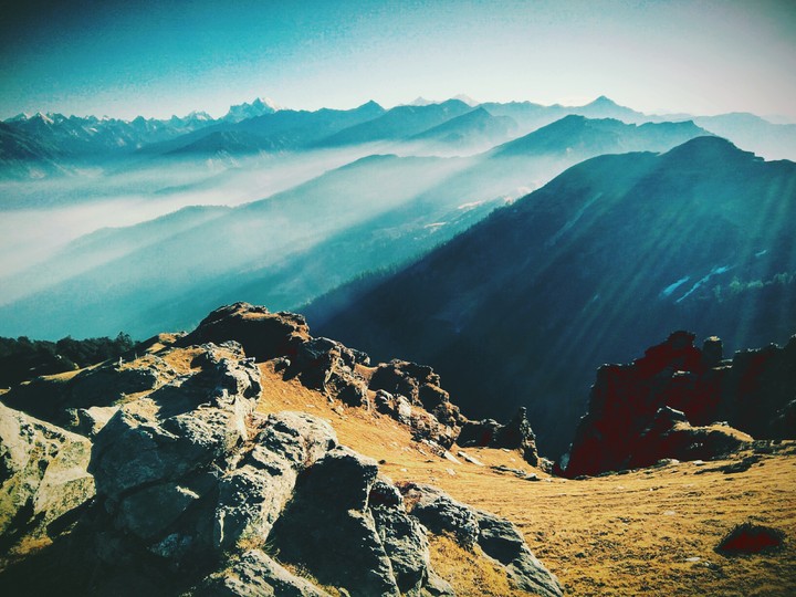 How glorious a greeting the sun gives the mountains!