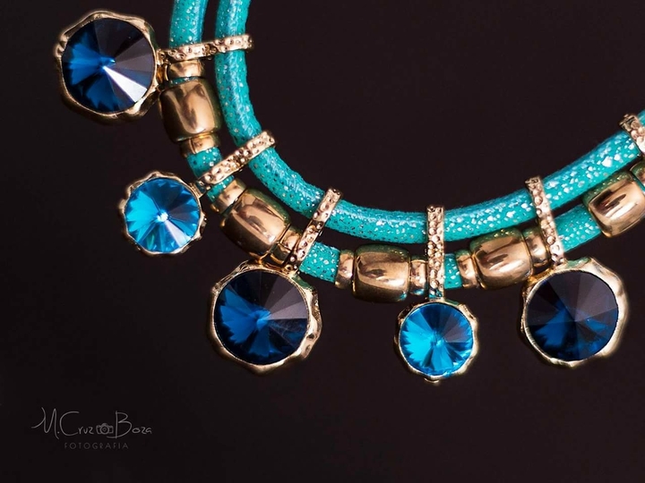 Collar azul