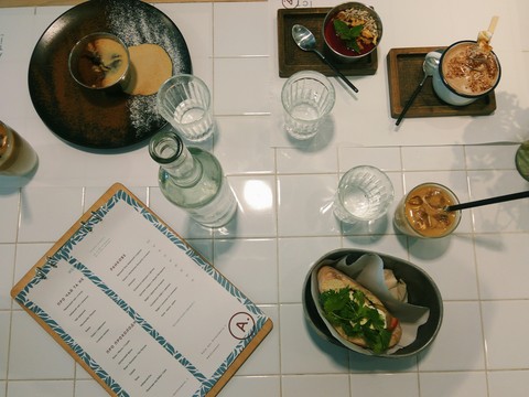 Alltrueeast Cafe