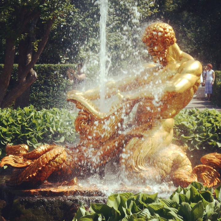 Great fountain Samson