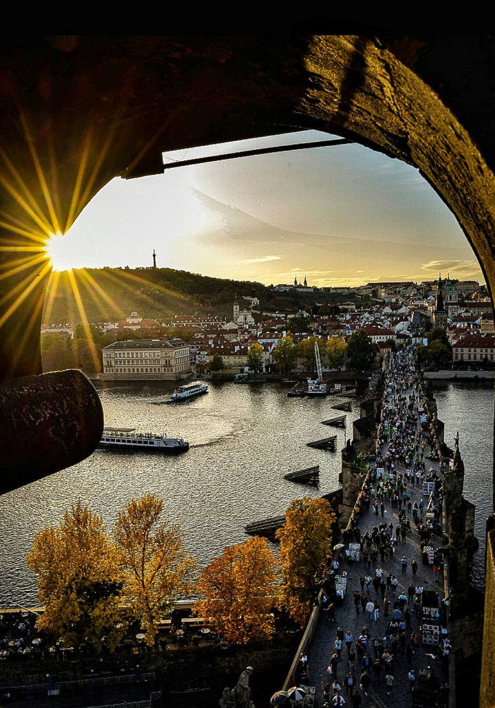 A Setting Across the Charles Bridge